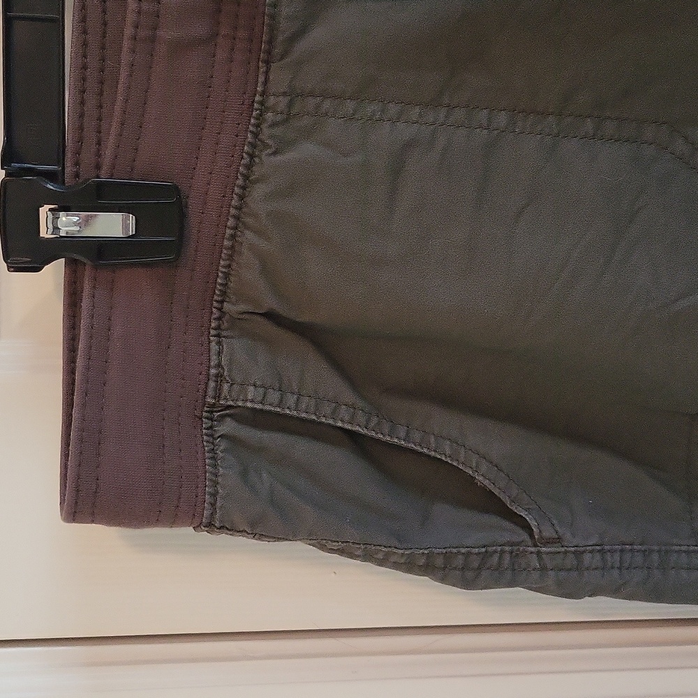 Lee relaxed fit army green Capri pants Size 16W - Picture 4 of 8